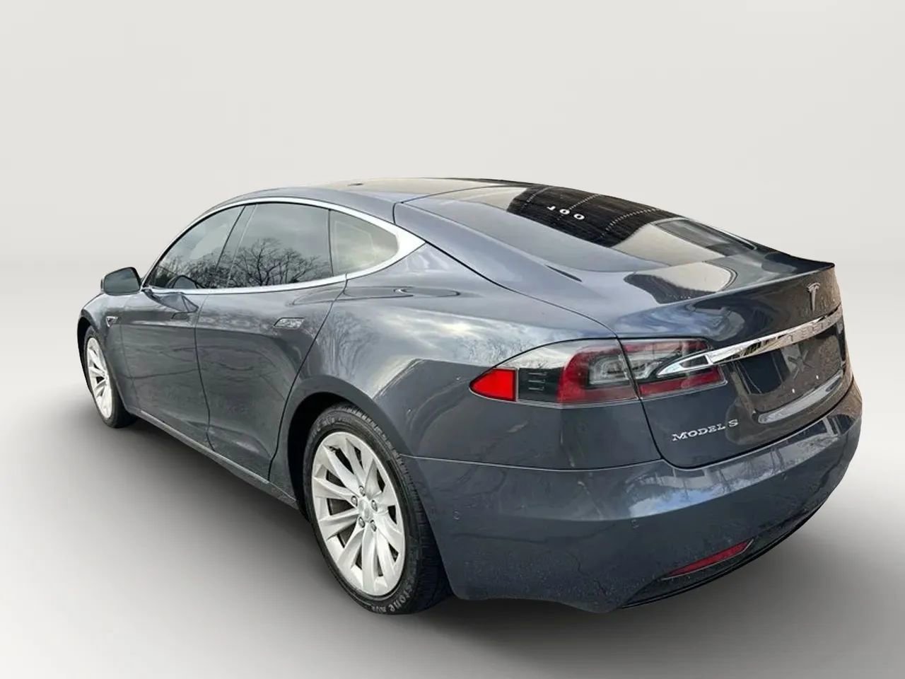 Used 2016 Tesla Model S 70 image 7