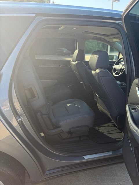 Used 2020 Buick Enclave Essence w/ Sound and Sites Package FWD image 17