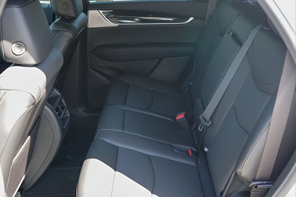 New 2026 Cadillac XT5 Premium Luxury w/ LPO, ONYX Package FWD image 21