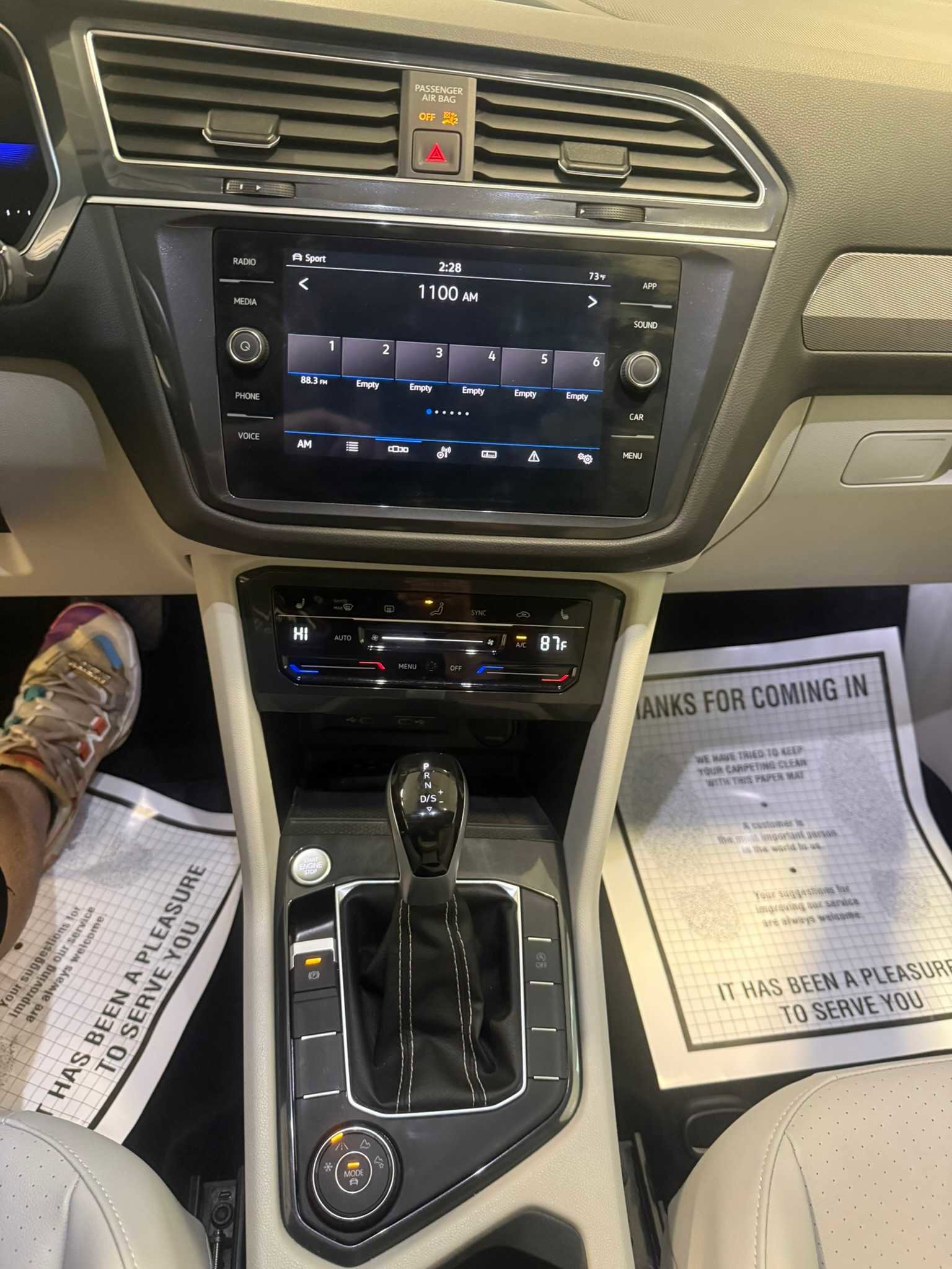Certified 2024 Volkswagen Tiguan SE w/ Panoramic Sunroof Package AWD/4WD image 36