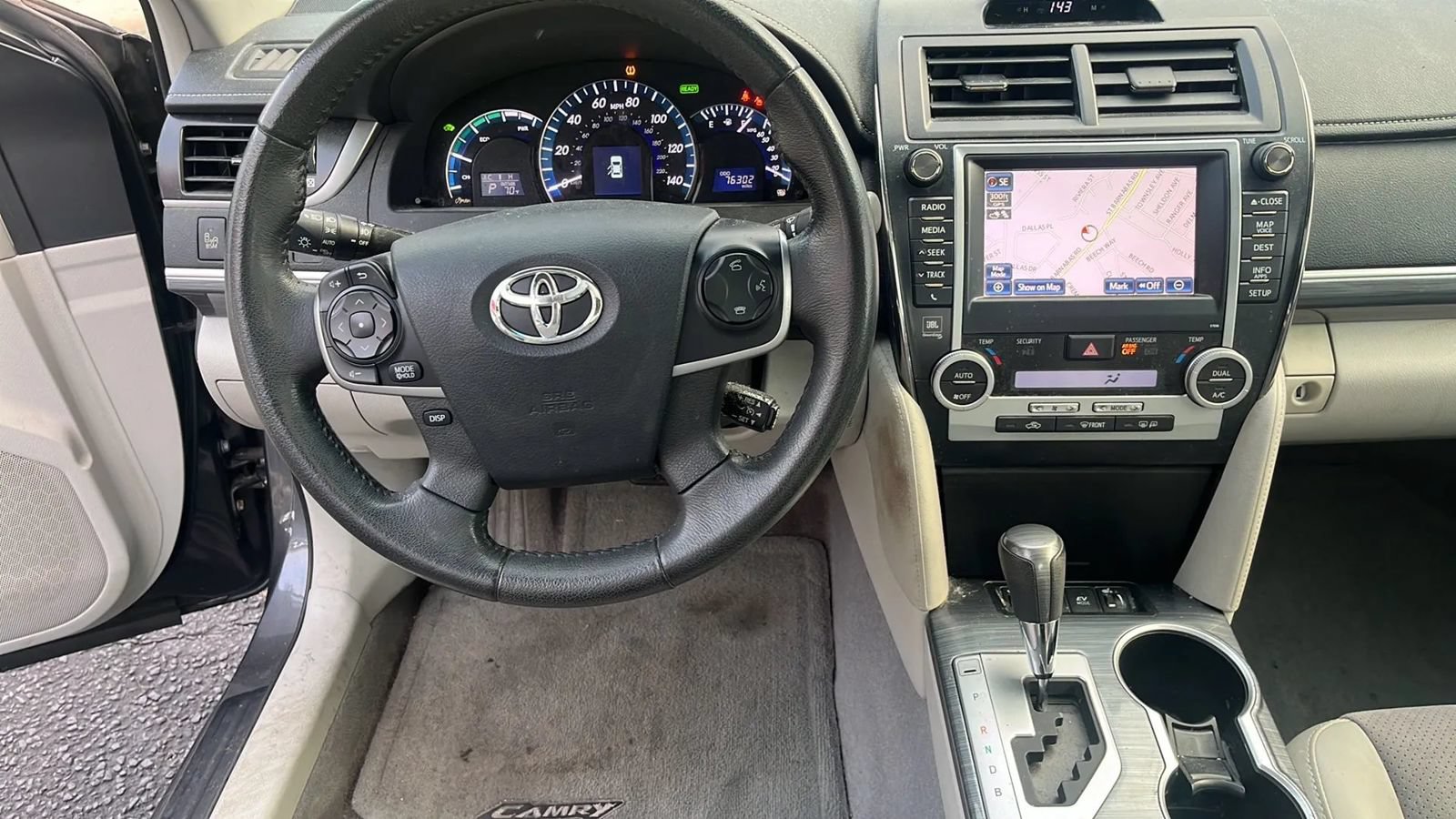 Used 2012 Toyota Camry XLE w/ Leather Pkg FWD image 20