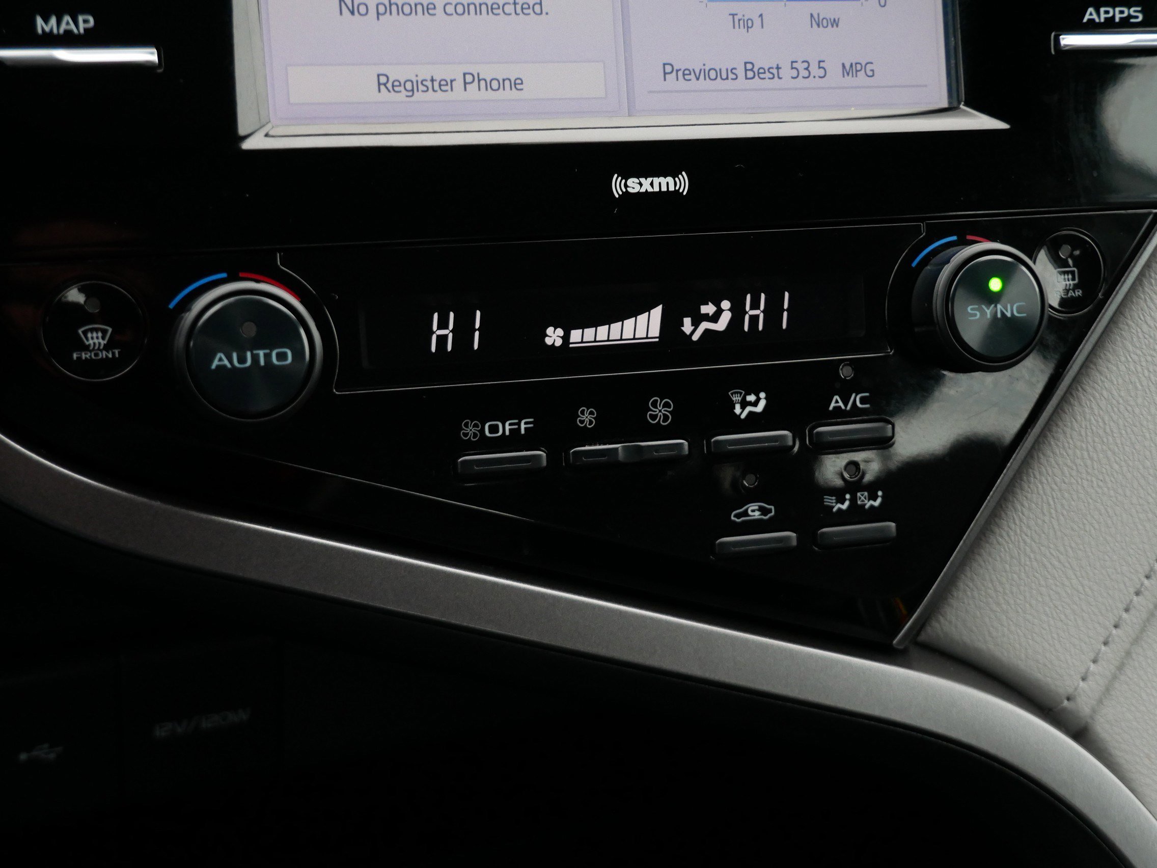 Used 2020 Toyota Camry LE image 23