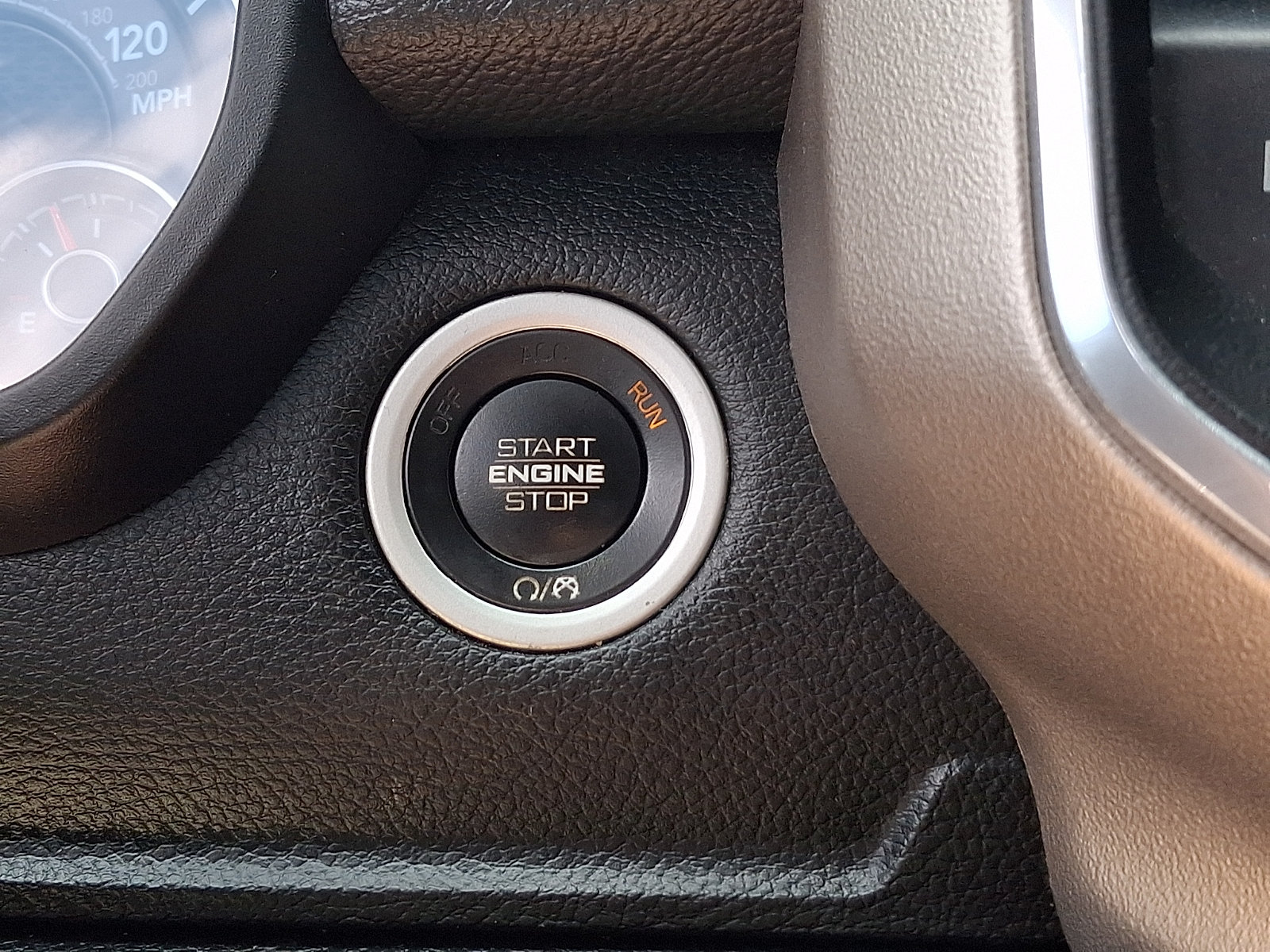 Used 2020 RAM 1500 Laramie AWD/4WD image 24