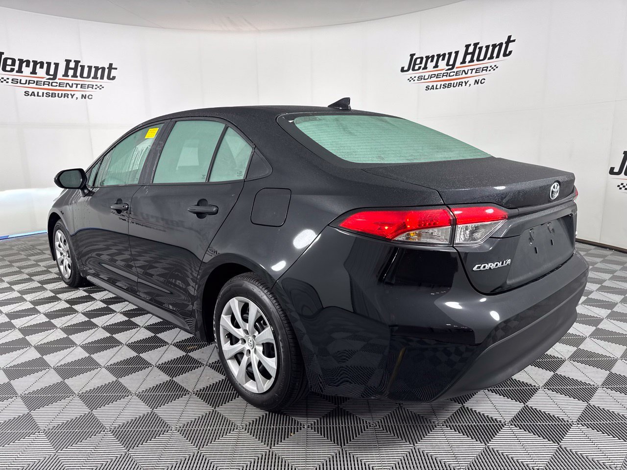Used 2026 Toyota Corolla LE FWD image 9