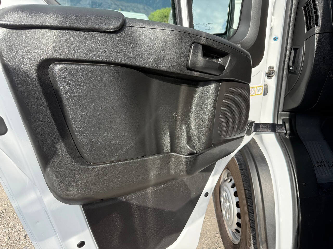 Used 2025 RAM ProMaster 2500 w/ Convenience Group FWD image 30