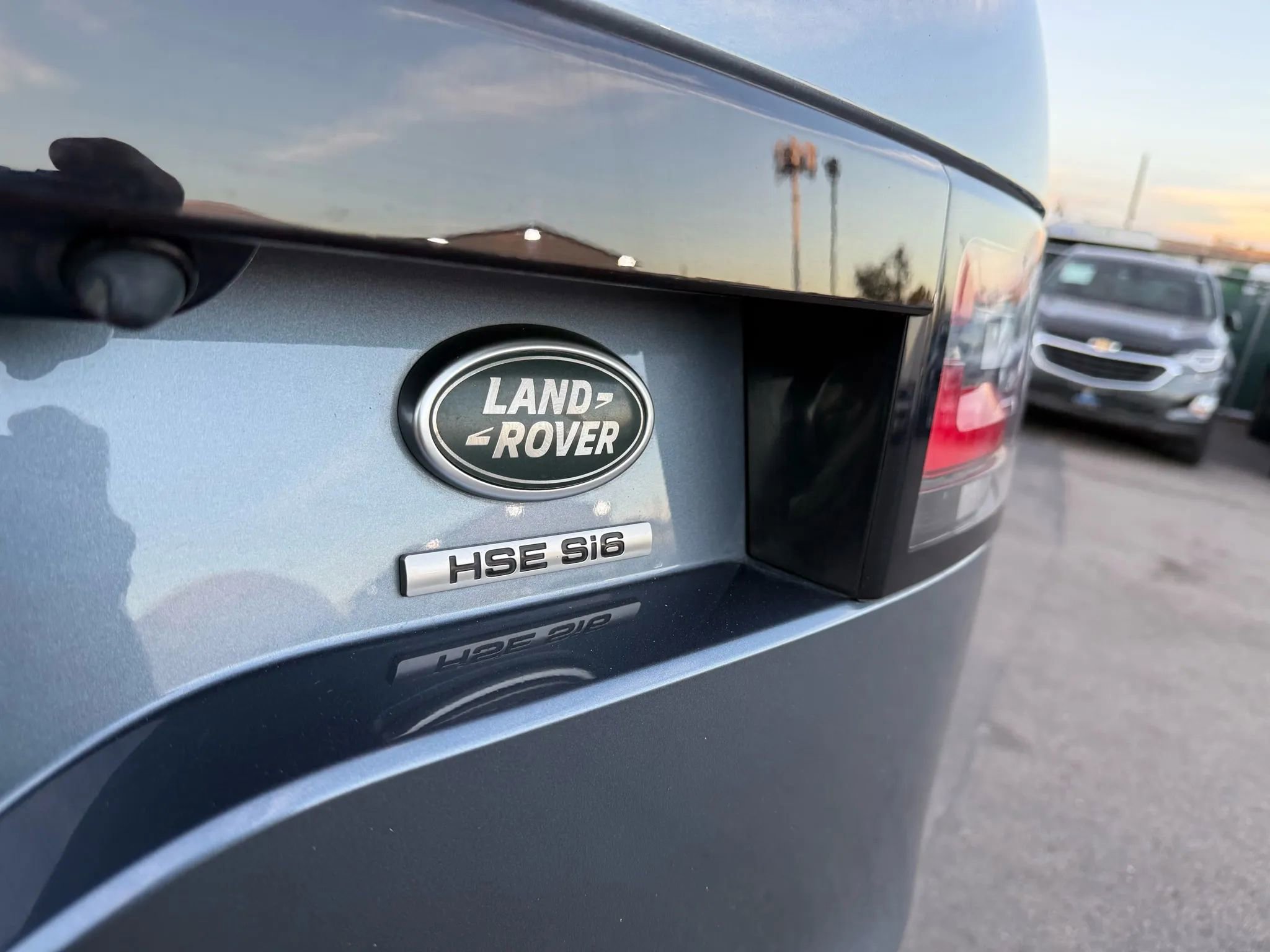 Used 2019 Land Rover Discovery HSE image 17