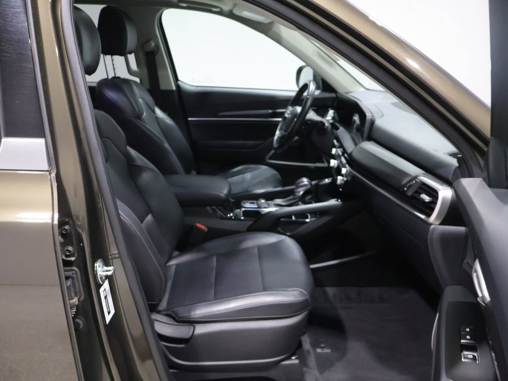 Used 2025 Kia Telluride S AWD/4WD image 26