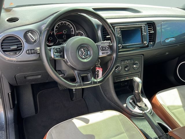Used 2016 Volkswagen Beetle 1.8T Classic FWD image 14