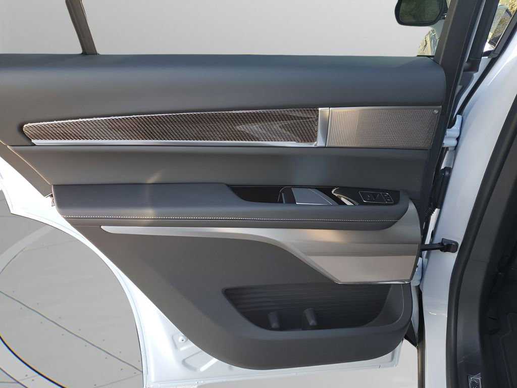 New 2026 Cadillac Vistiq Sport w/ LPO, Floor Liner Package image 17