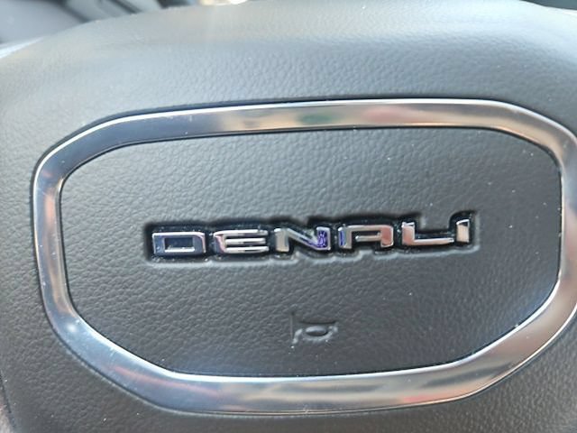 Used 2022 GMC Sierra 1500 Denali AWD/4WD image 9