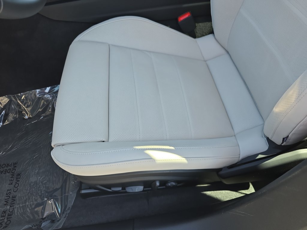 Used 2025 Porsche Panamera 4 AWD/4WD image 32