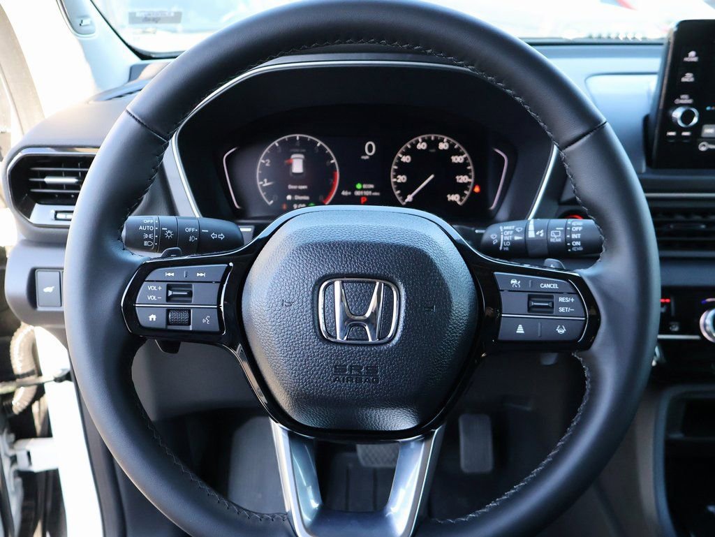 Certified 2025 Honda Pilot Touring image 31