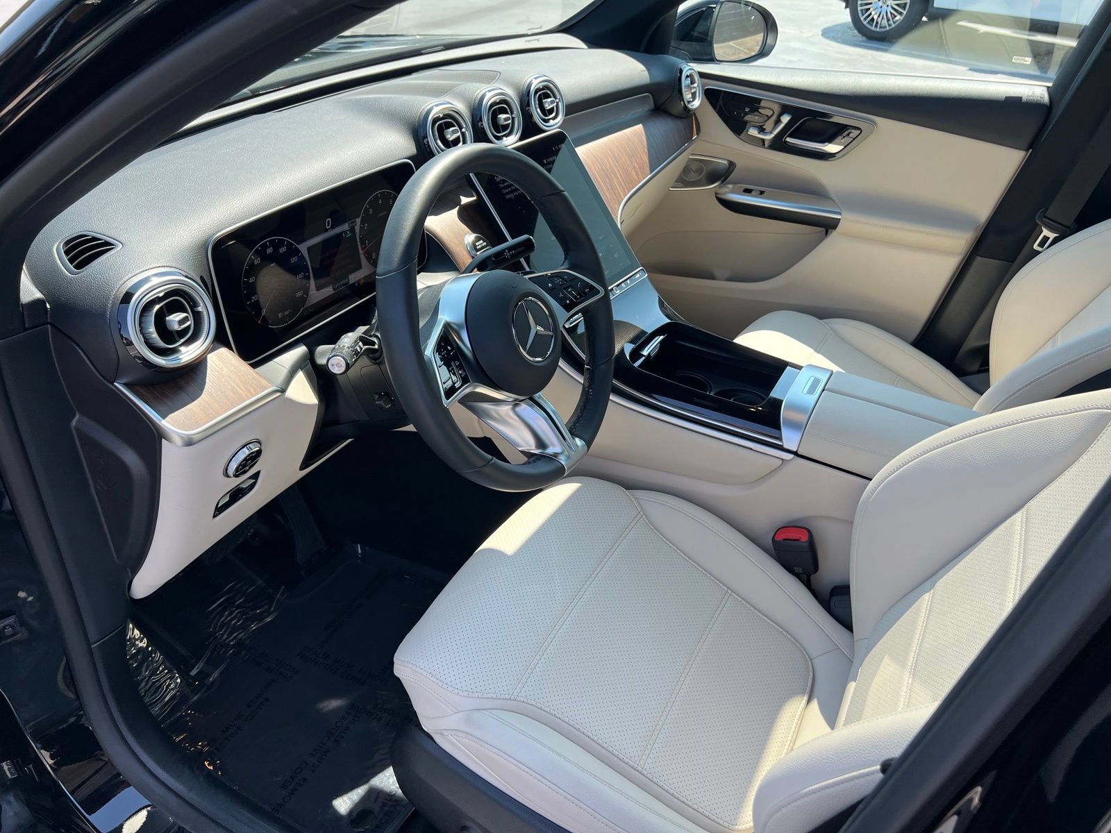Used 2024 Mercedes-Benz GLA 250 4MATIC image 9