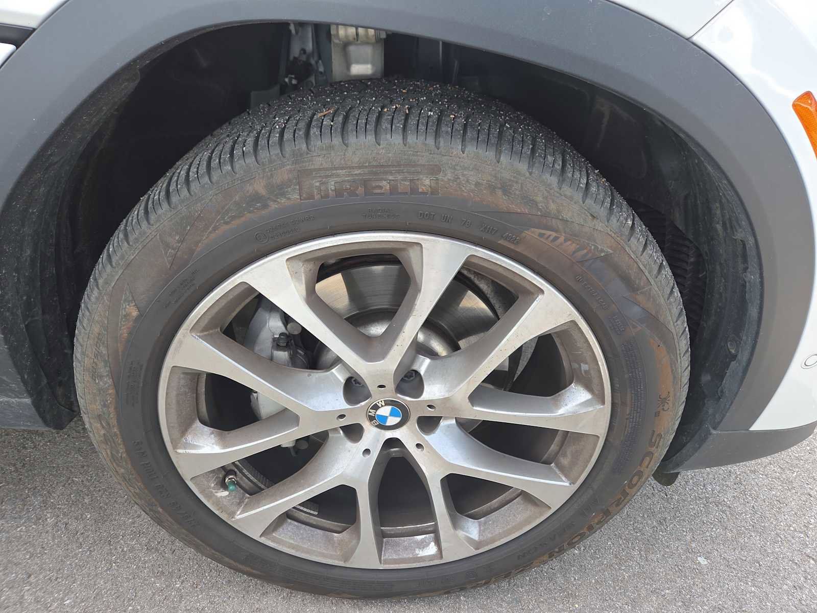 Used 2023 BMW X6 xDrive40i w/ Premium Package image 2