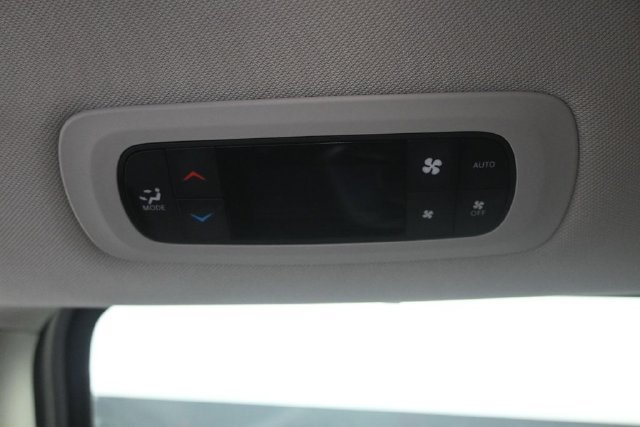 Used 2024 Chrysler Pacifica Touring-L FWD image 16