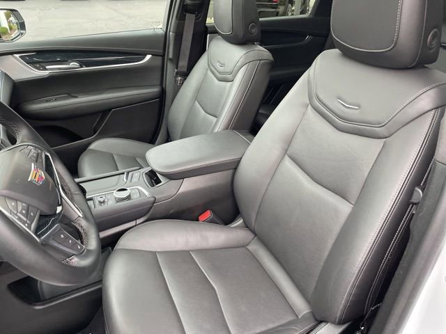 Used 2025 Cadillac XT5 Premium Luxury image 13
