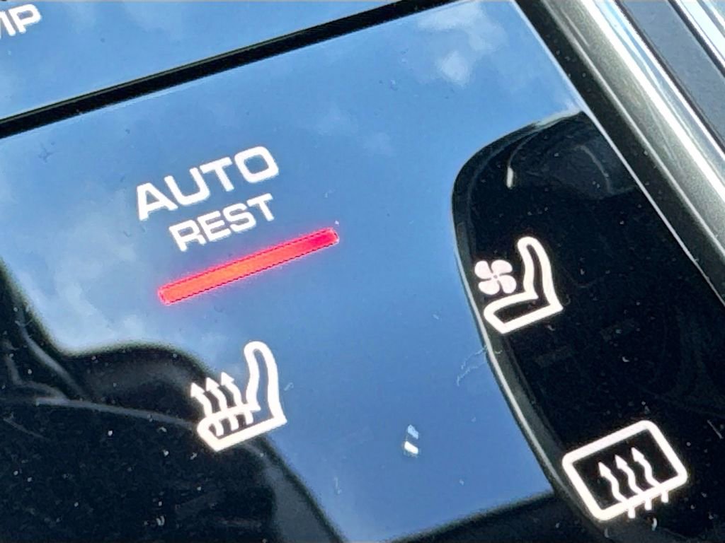Used 2018 Porsche Panamera 4S image 22