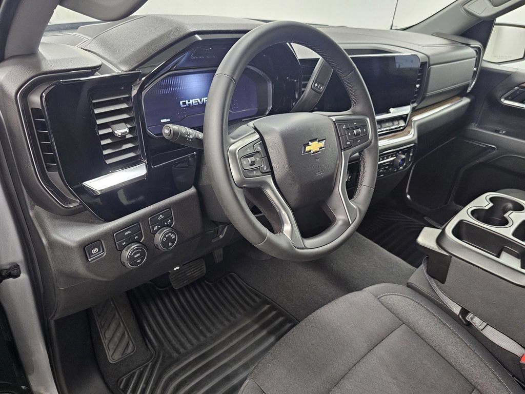 Used 2024 Chevrolet Silverado 1500 LT AWD/4WD image 13