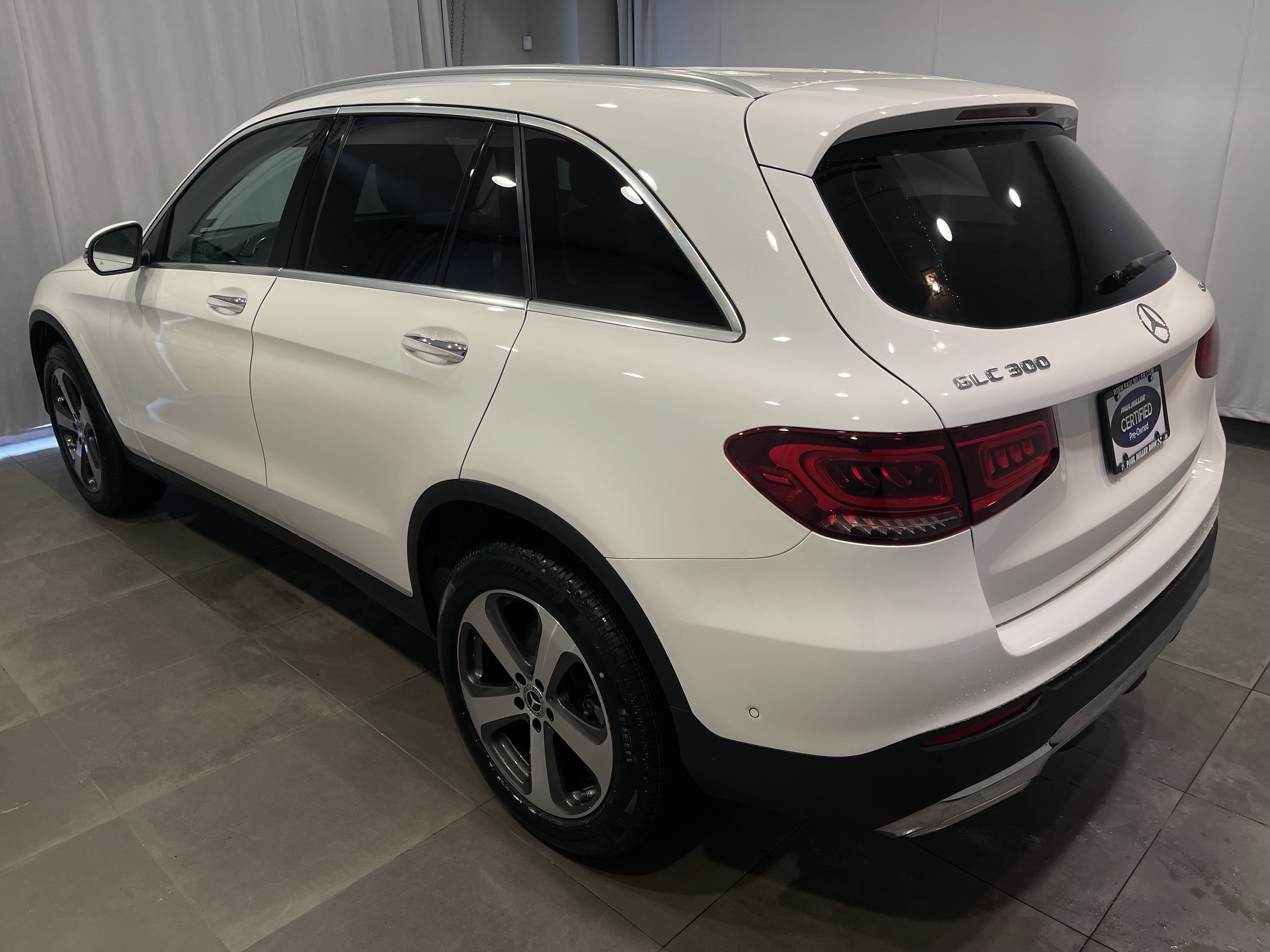 Used 2022 Mercedes-Benz GLC 300 4MATIC image 5