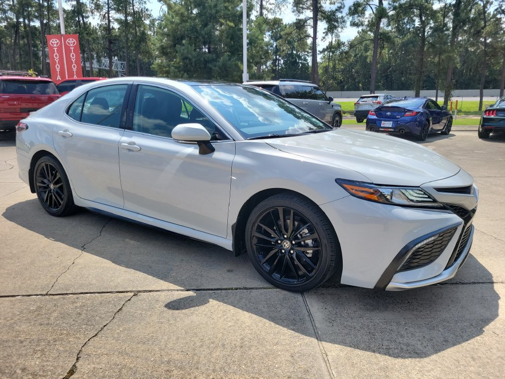 Used 2023 Toyota Camry XSE FWD image 9