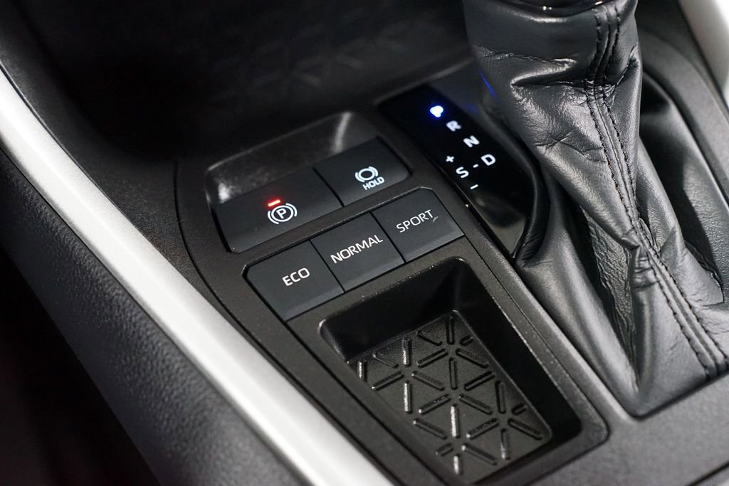 Used 2024 Toyota RAV4 LE image 22