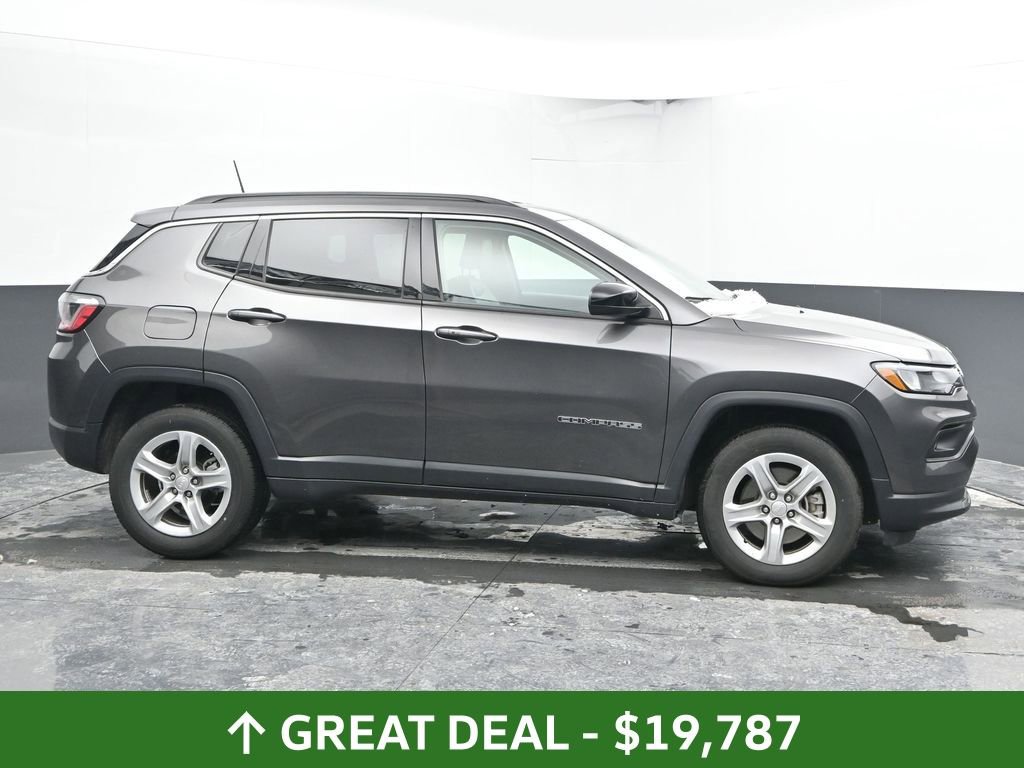 Used 2024 Jeep Compass Latitude image 13