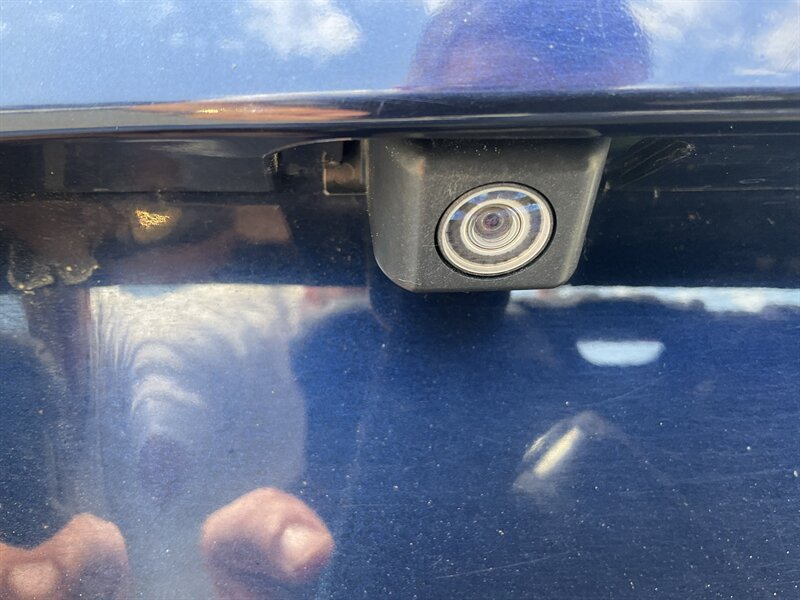 Used 2013 Toyota Prius Three w/ Solar Roof Pkg FWD image 10