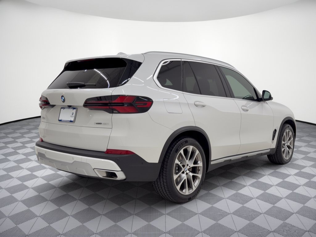 Used 2024 BMW X5 xDrive40i w/ Parking Assistance Package AWD/4WD image 9