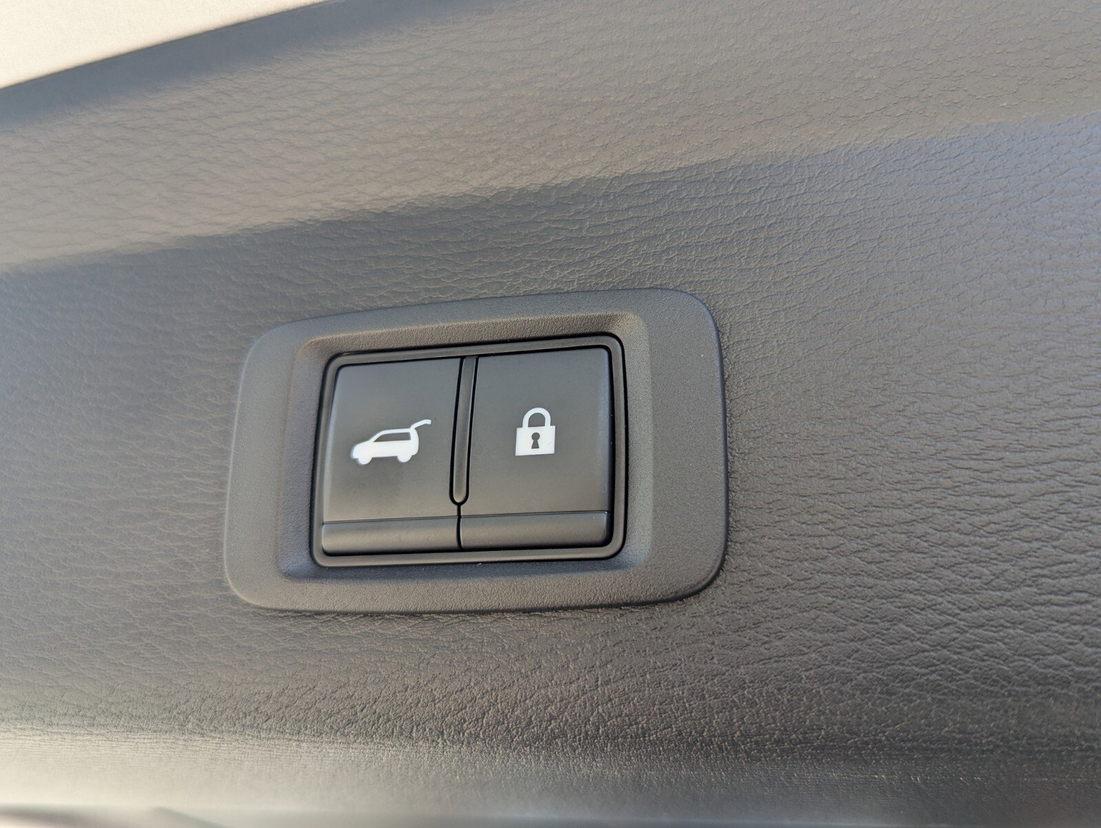 Used 2023 Mitsubishi Outlander SE FWD image 17