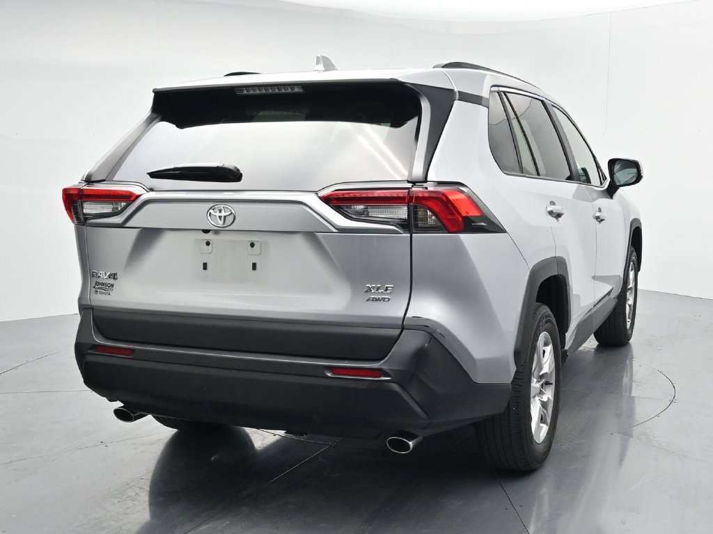 Used 2025 Toyota RAV4 XLE AWD/4WD image 6