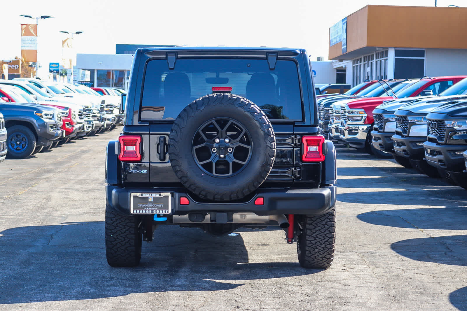 Used 2023 Jeep Wrangler Unlimited Rubicon 4xe AWD/4WD image 5
