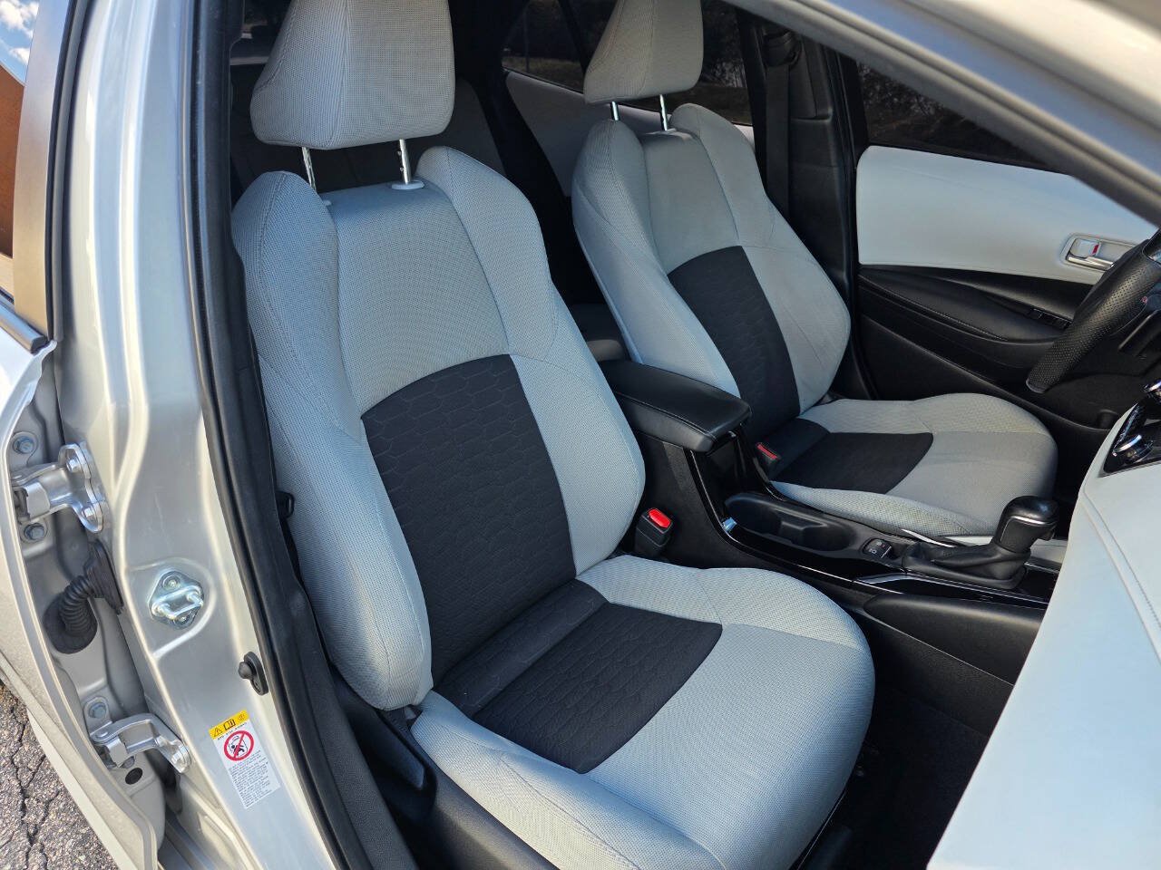 Used 2020 Toyota Corolla SE FWD image 32
