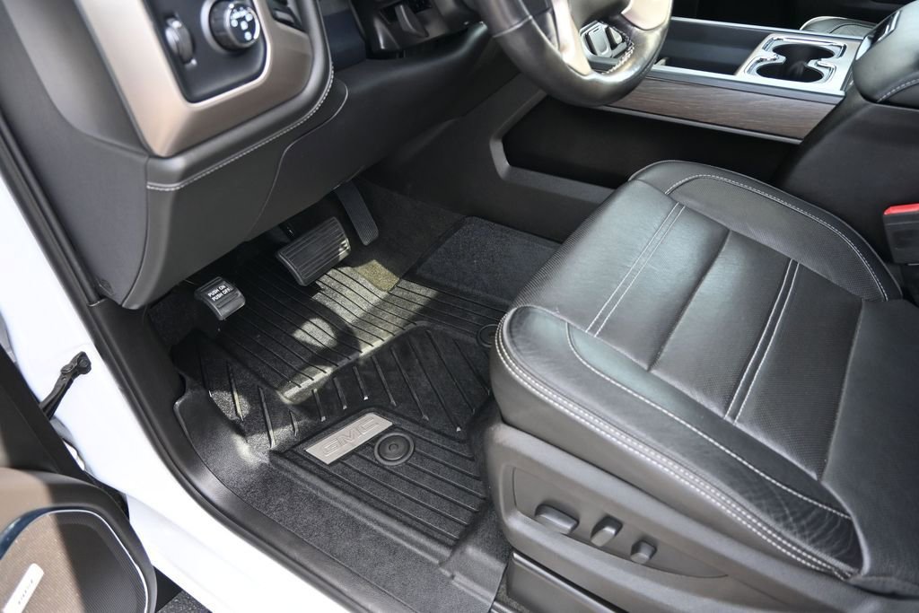 Used 2018 GMC Sierra 2500 Denali w/ Duramax Plus Package AWD/4WD image 13