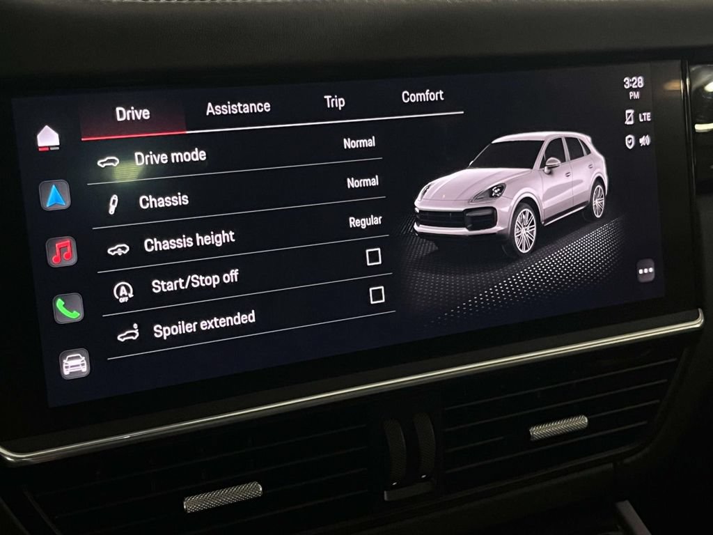 Certified 2023 Porsche Cayenne Turbo AWD/4WD image 31