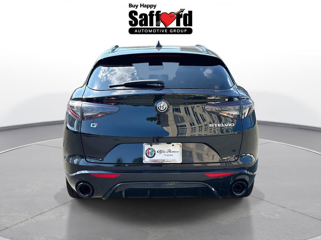 New 2025 Alfa Romeo Stelvio Sprint AWD/4WD image 8