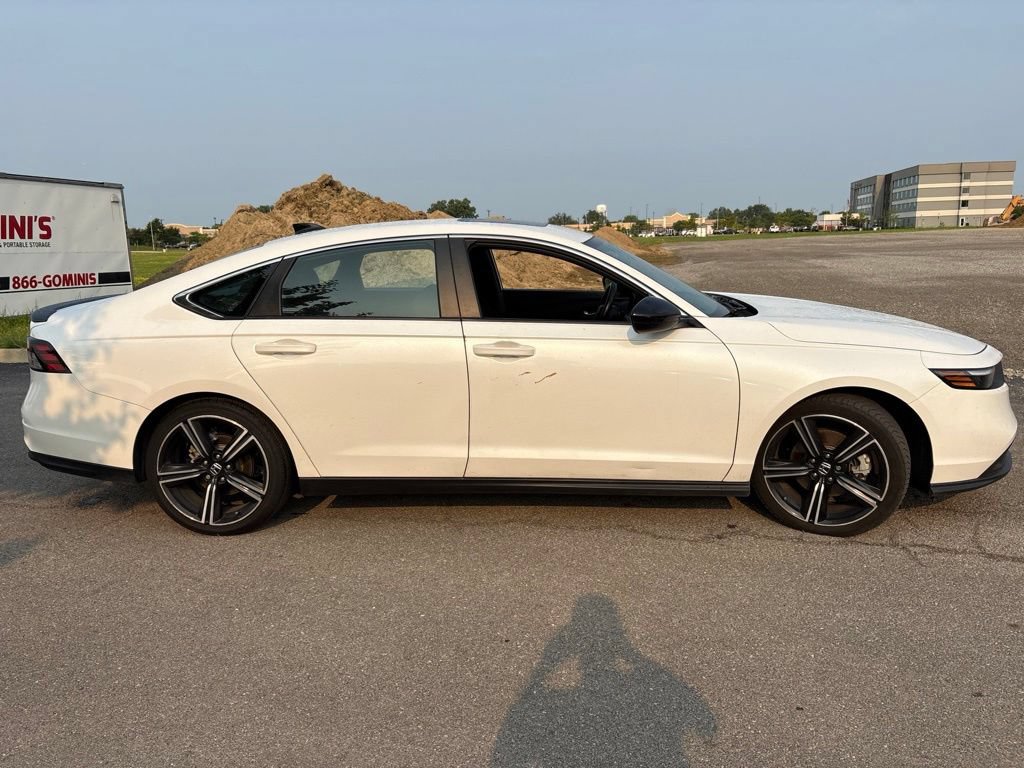 Used 2024 Honda Accord Sport image 11