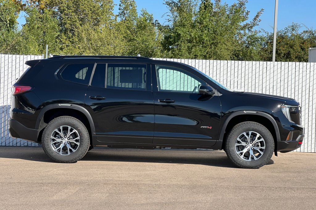 New 2026 GMC Acadia AT4 w/ Luxury Package image 3