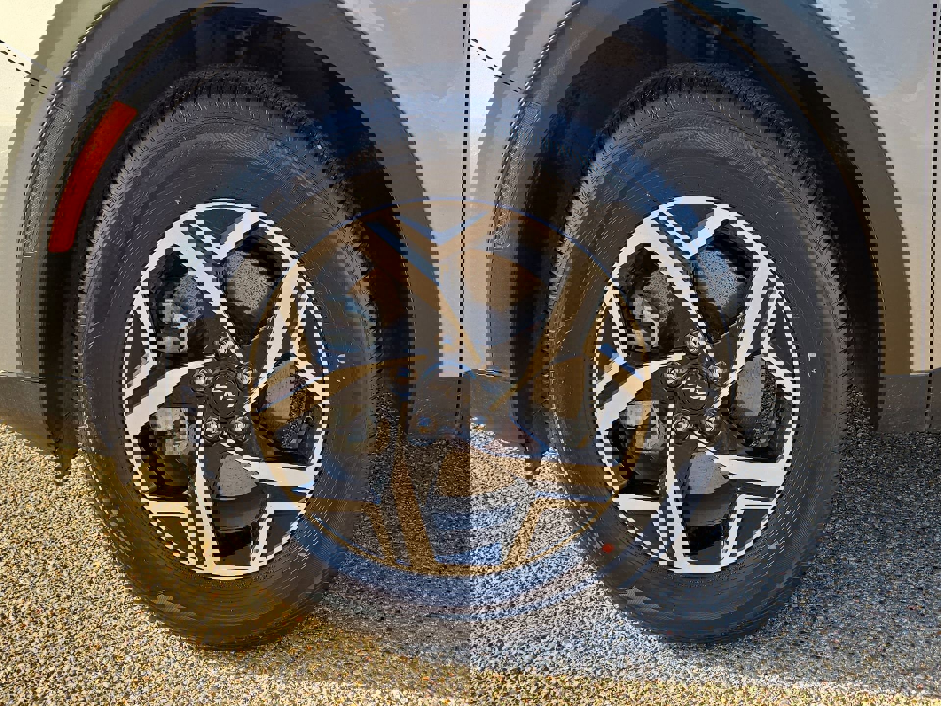 Used 2023 Kia Sportage LX image 11