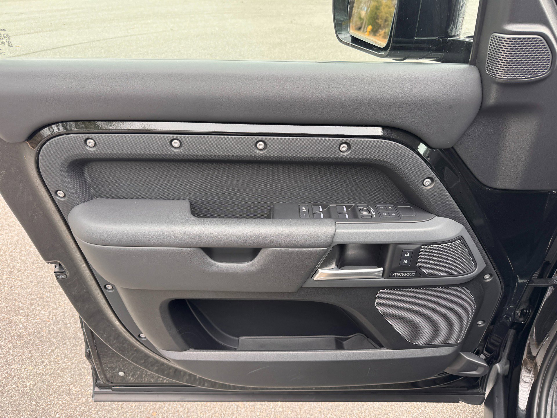 Used 2023 Land Rover Defender 110 X-Dynamic SE AWD/4WD image 17