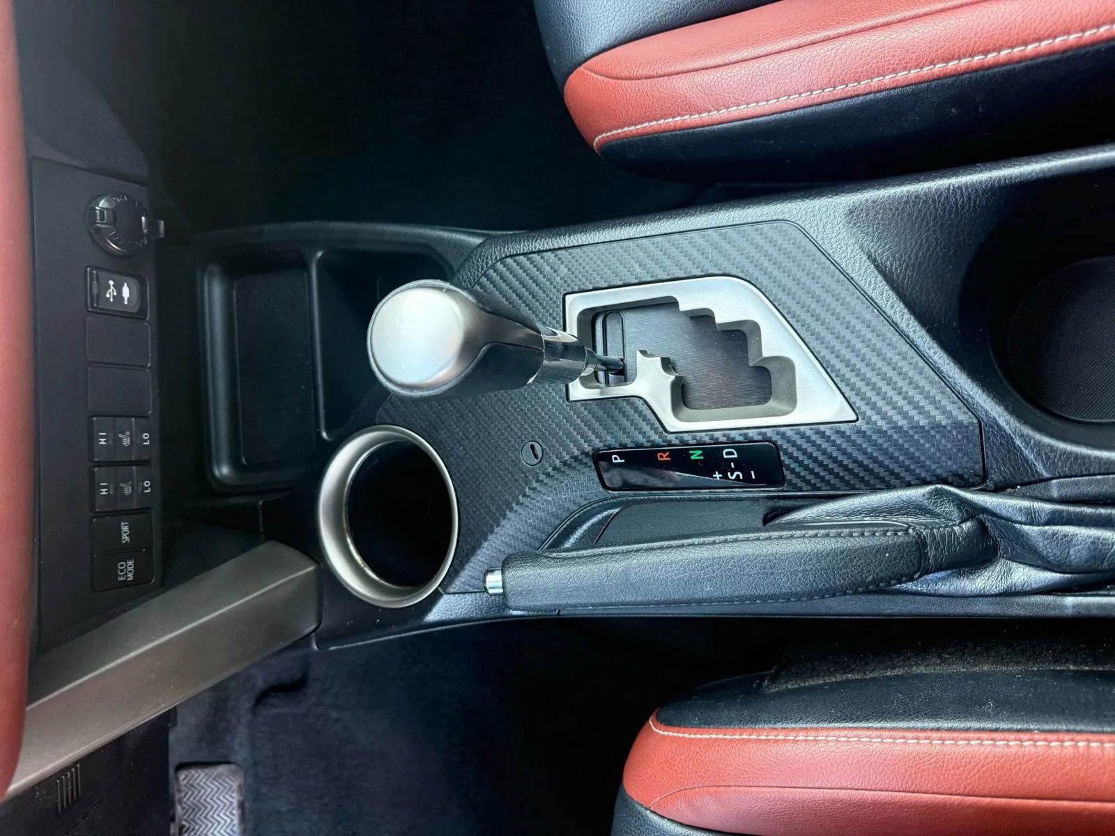 Used 2014 Toyota RAV4 Limited image 26