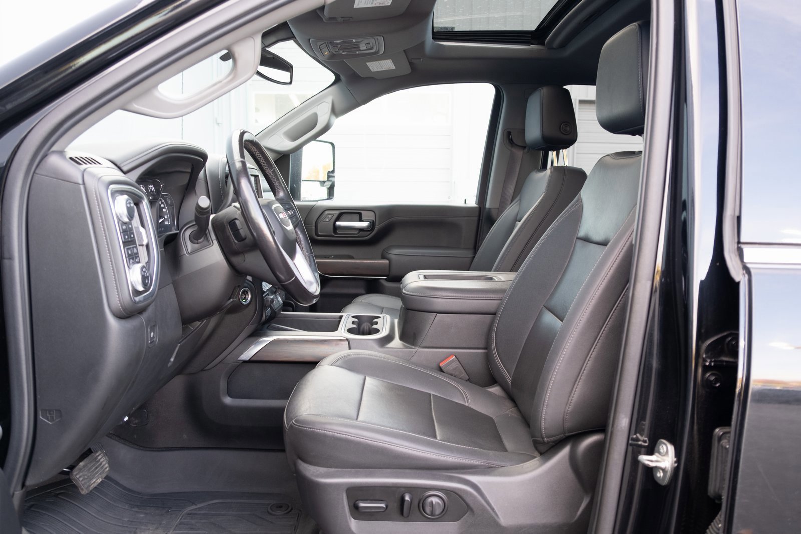 Used 2021 GMC Sierra 3500 SLT w/ SLT Premium Package image 12