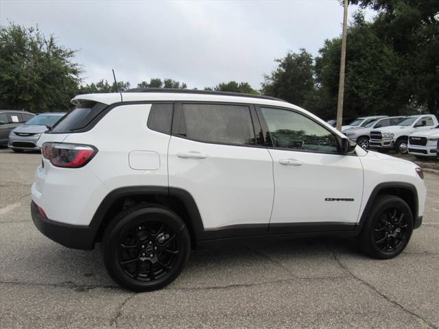 New 2026 Jeep Compass Latitude image 6