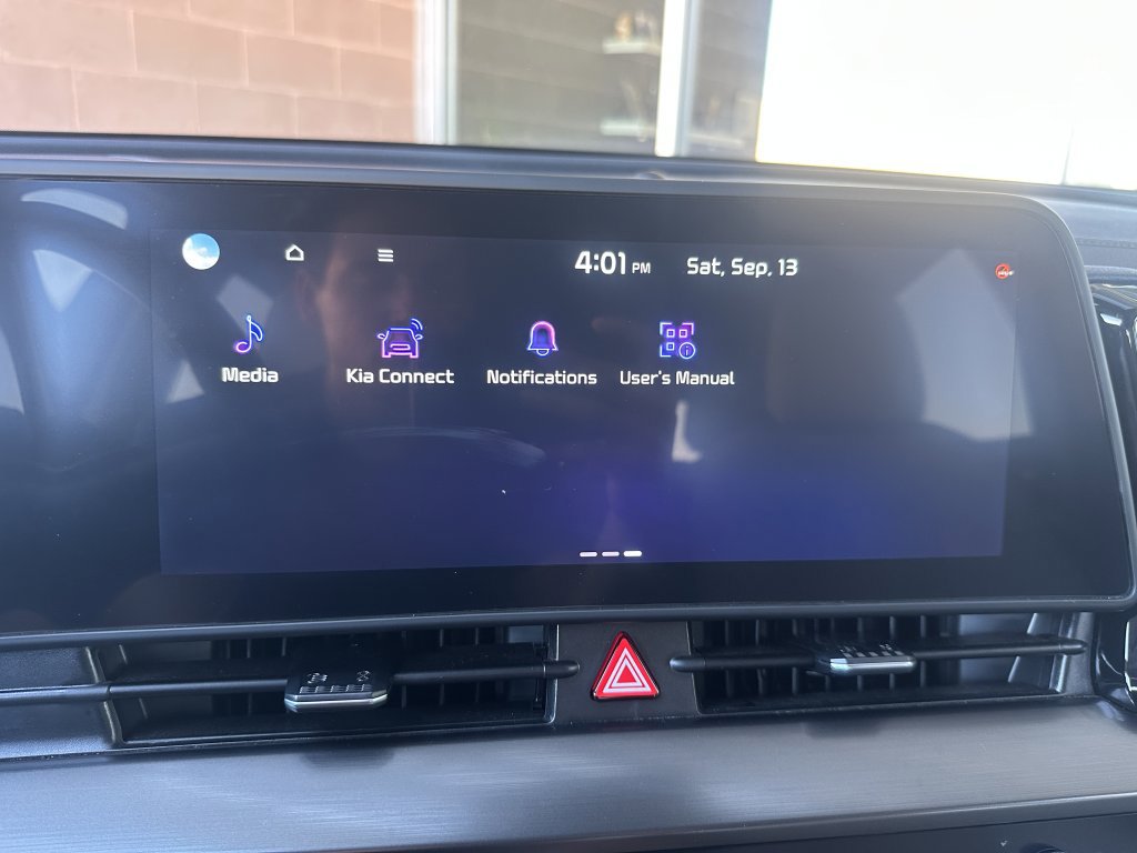 Used 2025 Kia Sportage EX image 21