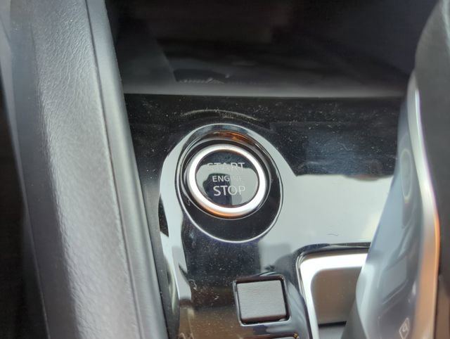 New 2025 Nissan Versa SR w/ Trunk Package FWD image 29