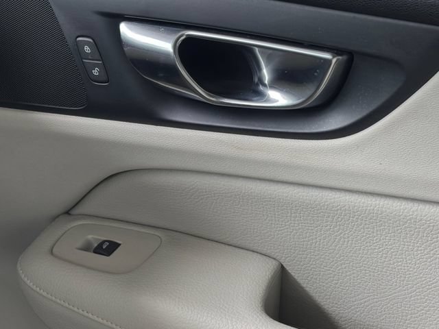 Used 2019 Volvo S60 T5 Momentum w/ Premium Package FWD image 31