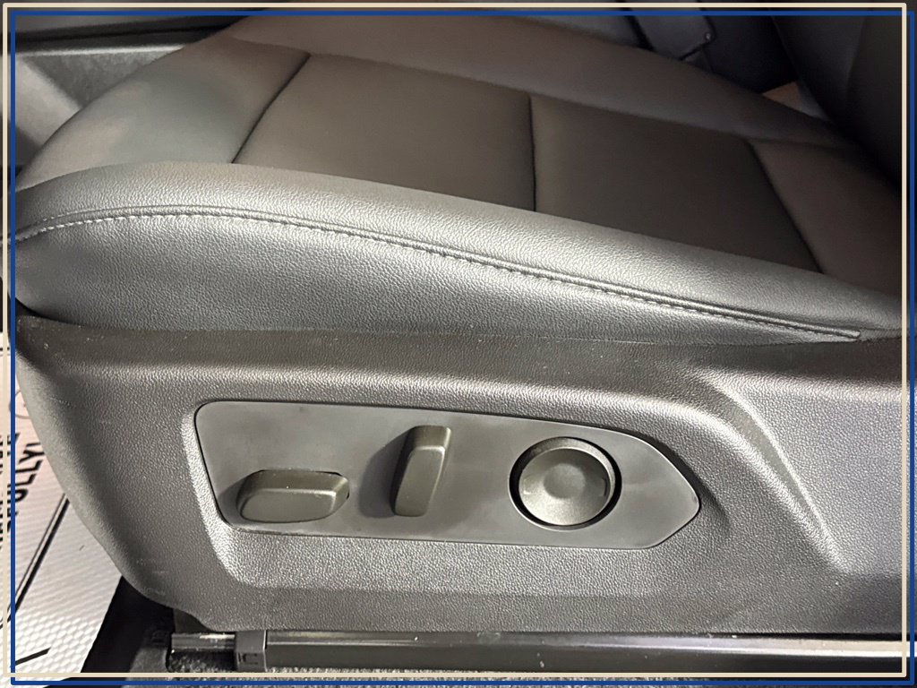 Certified 2025 Chevrolet Colorado Trail Boss AWD/4WD image 31