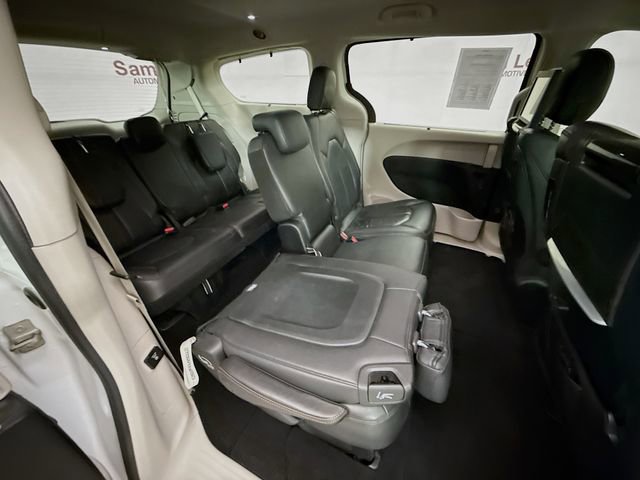 Used 2018 Chrysler Pacifica Touring-L Plus w/ Tire & Wheel Group image 29