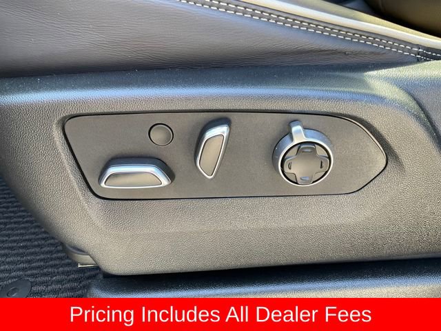 Used 2025 GMC Yukon Denali Ultimate AWD/4WD image 6
