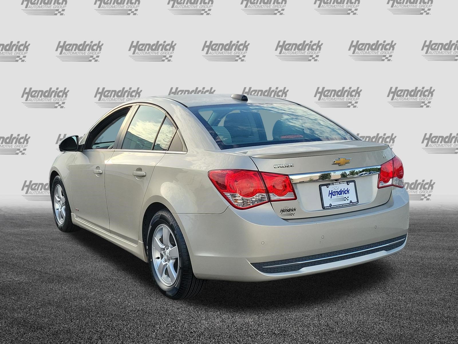 Used 2015 Chevrolet Cruze LT w/ Enhanced Safety Package FWD image 5