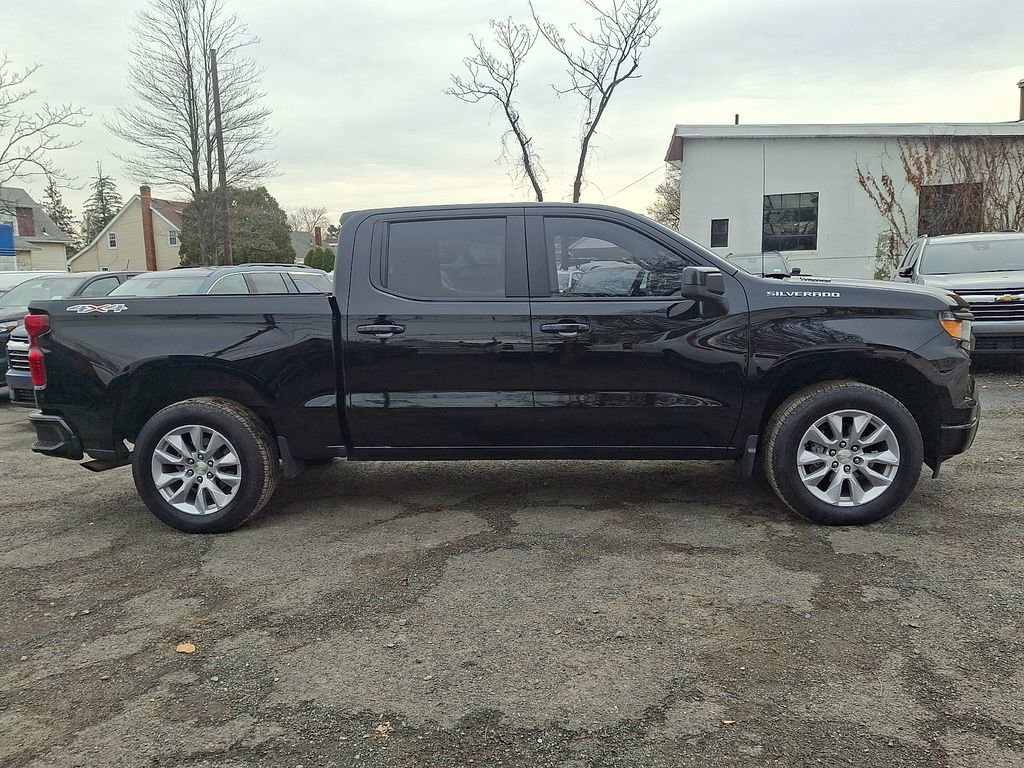 Used 2025 Chevrolet Silverado 1500 Custom image 9